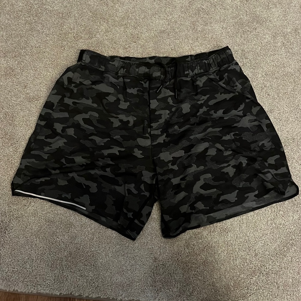 Lily lemon Surge Lined 6” running shorts
